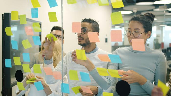 Citizens sharing ideas